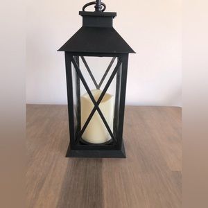 Medium sized lightweight black lantern
